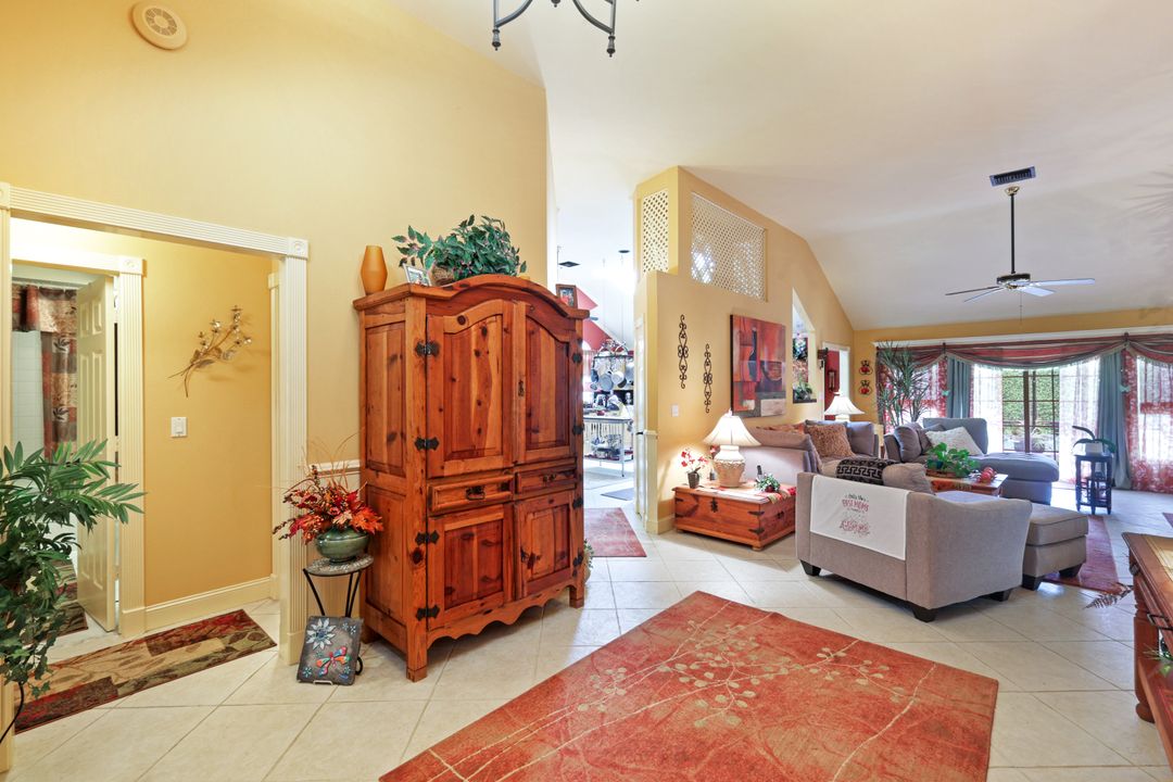 84 Valley Stream Ln, Naples, FL 34113