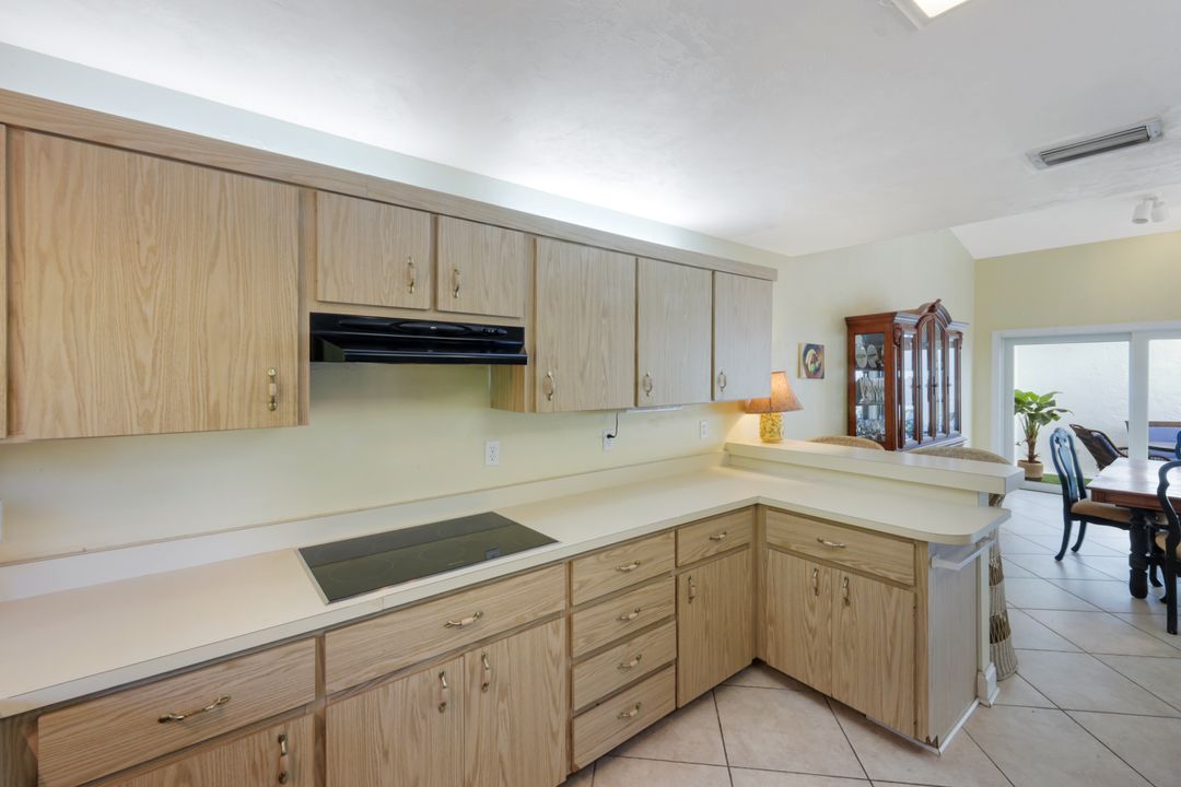 9960 Treasure Cay Ln, Bonita Springs, FL 34135