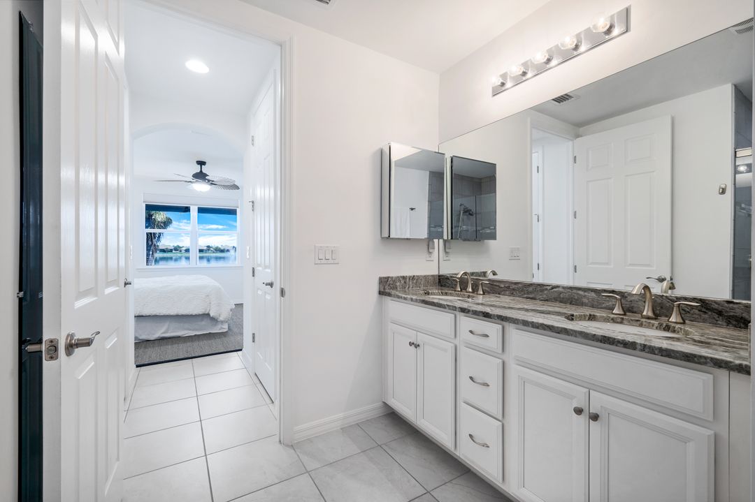 14814 Edgewater Cir, Naples, FL 34114