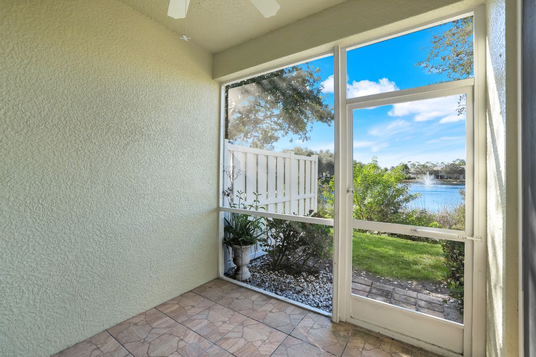 1370 Mariposa Cir #102, Naples, FL 34105