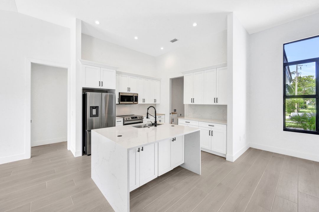 211 Clyburn St, Marco Island, FL 34145