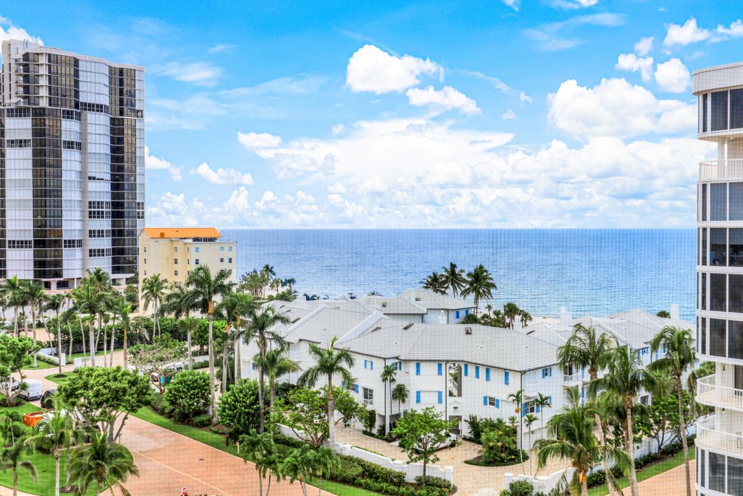 40 Seagate Dr #702, Naples, FL 34103