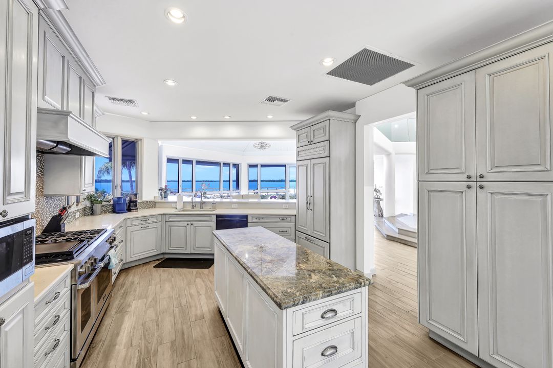 336 Seabreeze Dr, Marco Island, FL 34145