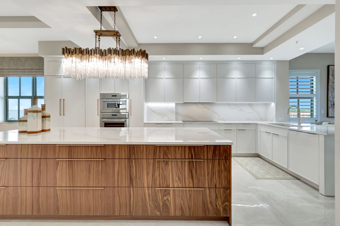 930 Cape Marco Dr #506, Marco Island, FL 34145