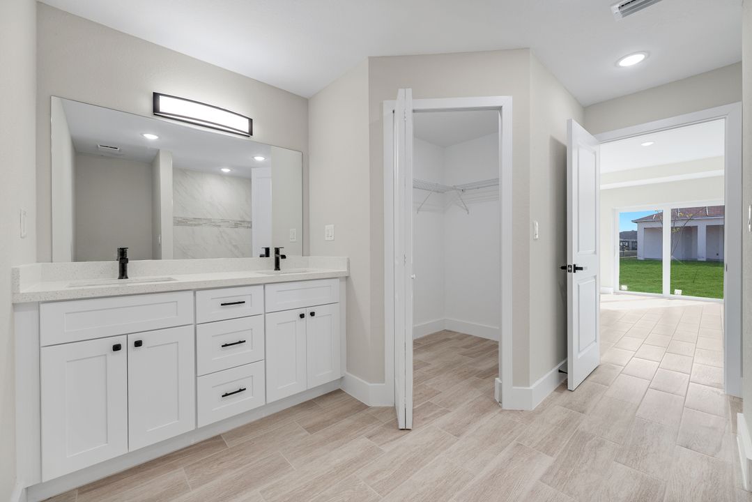 1105 NW 21st Ave, Cape Coral, FL 33993