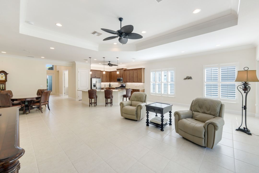 28564 Twain Dr, Bonita Springs, FL 34135