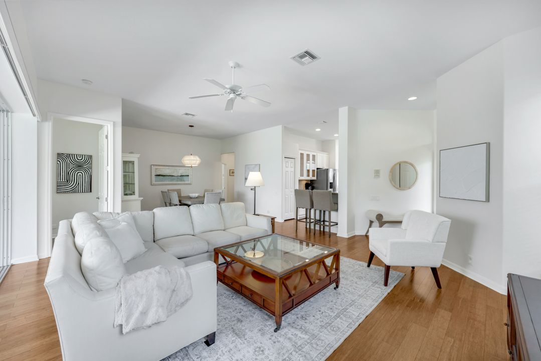 8621 Gleneagle Way, Naples, FL 34120