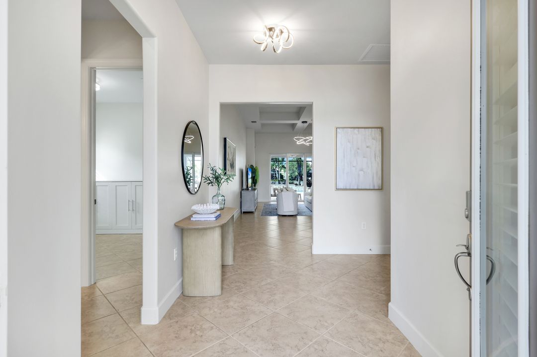 9103 Graphite Cir, Naples, FL 34120