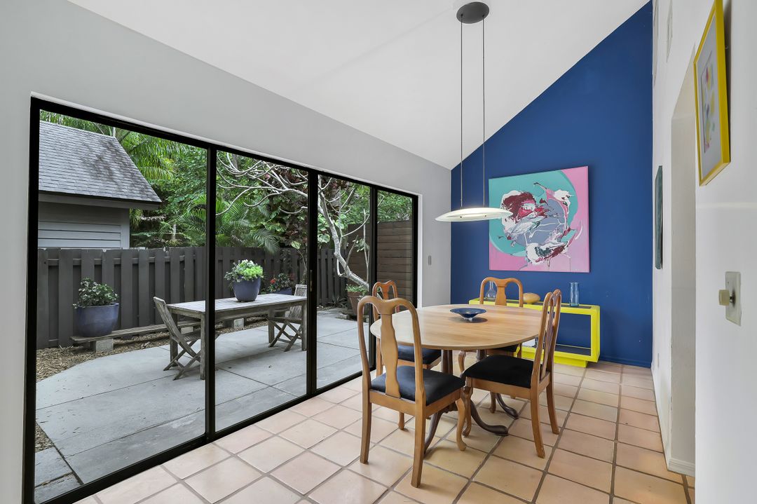 1329 Solana Rd, Naples, FL 34103