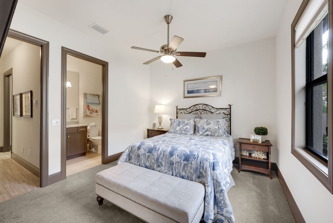 5703 Yardarm Ct, Cape Coral, FL 33914