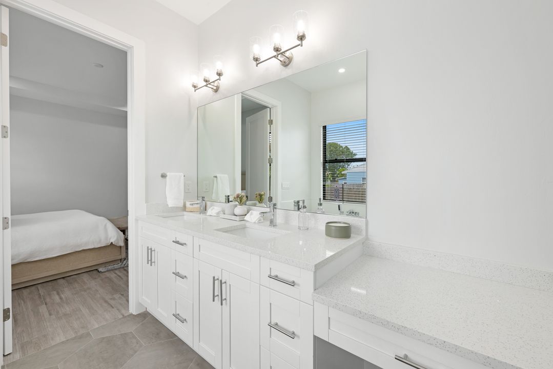 27 2nd St, Bonita Springs, FL 34134