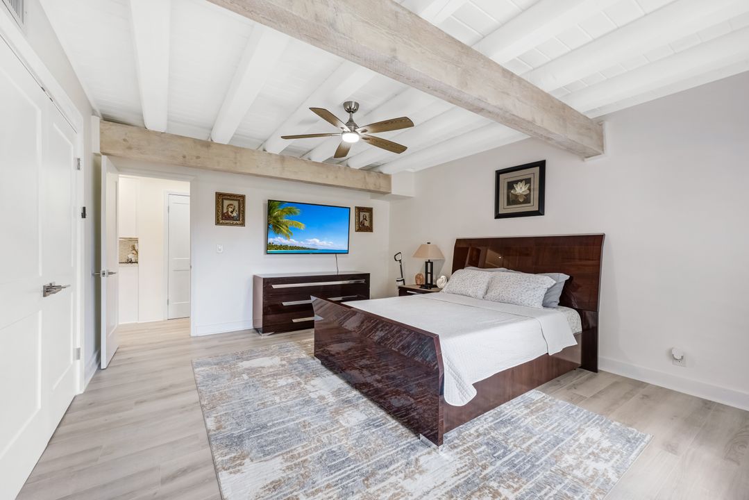 2061 Santa Barbara Blvd, Naples, FL 34116