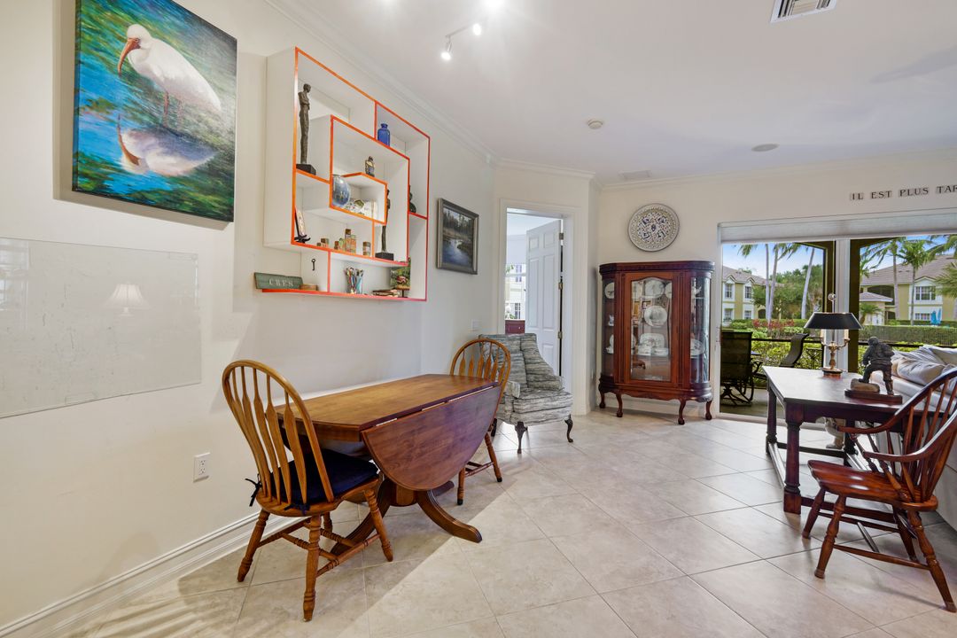 5030 Blauvelt Way #102, Naples, FL 34105