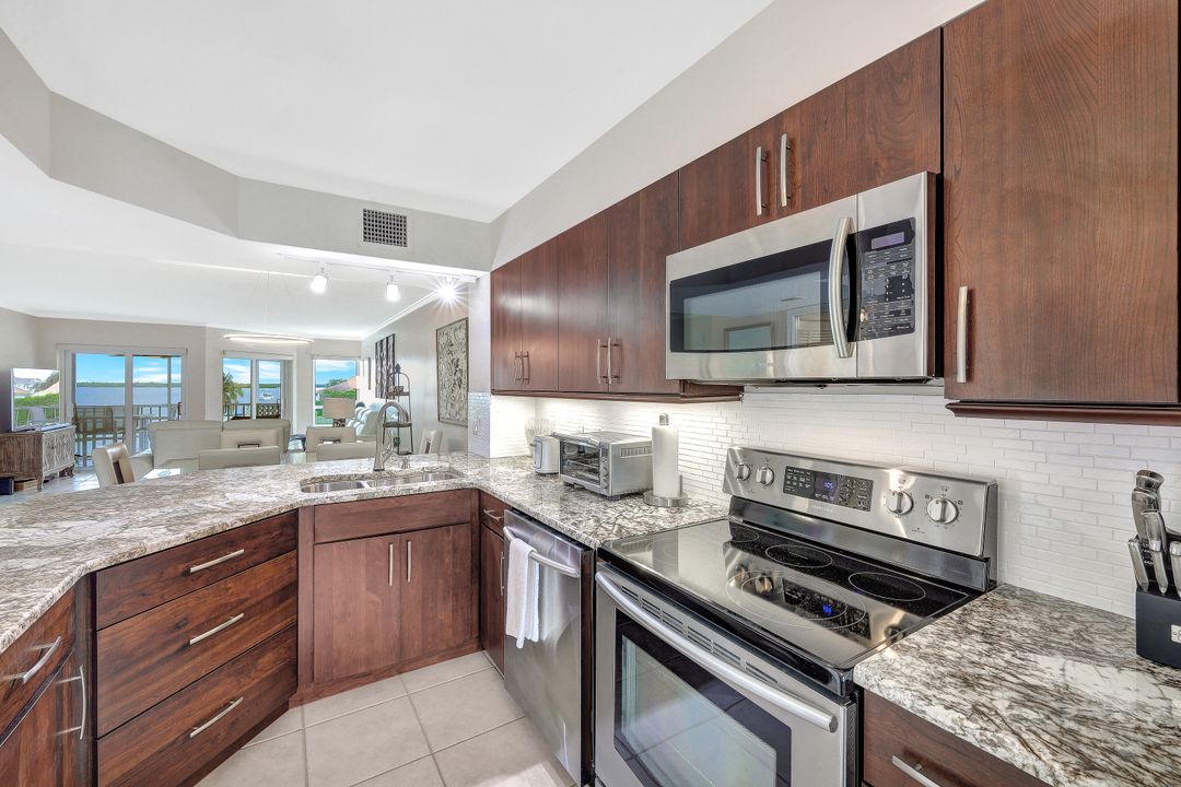 991 N Barfield Dr #205, Marco Island, FL 34145