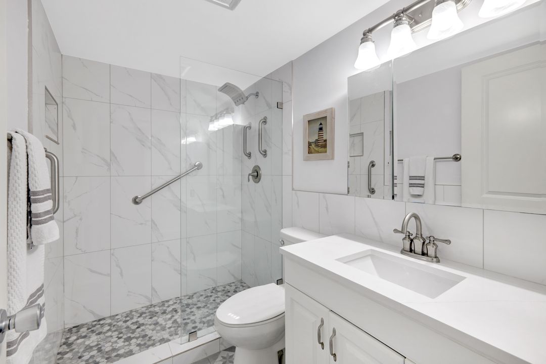 750 Mooring Line Dr #207, Naples, FL 34102