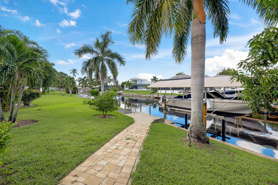 5314 Nautilus Dr, Cape Coral, FL 33904
