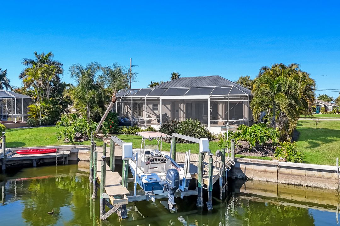 2014 Cape Coral Pkwy W, Cape Coral, FL 33914