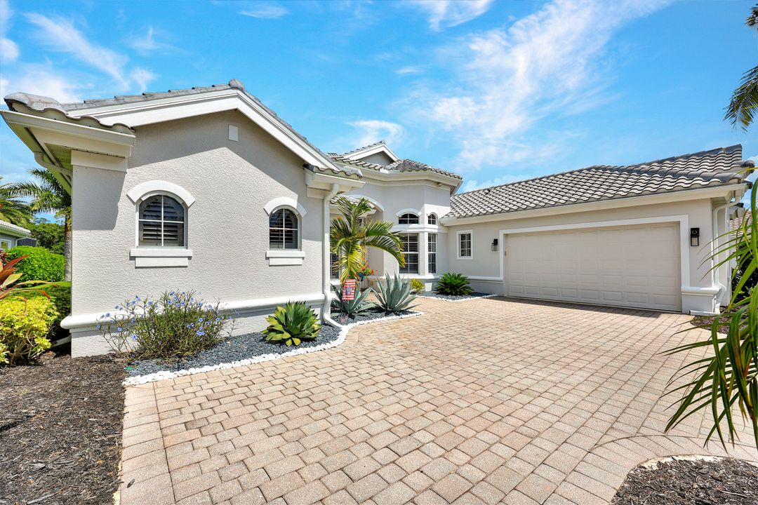 16075 Parque Ln, Naples, FL 34110