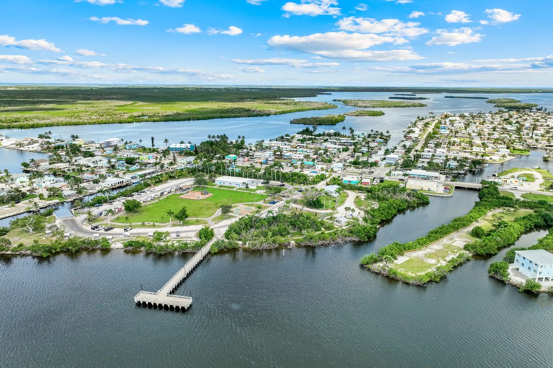 4547 Pine Island Rd, Matlacha, FL 33993