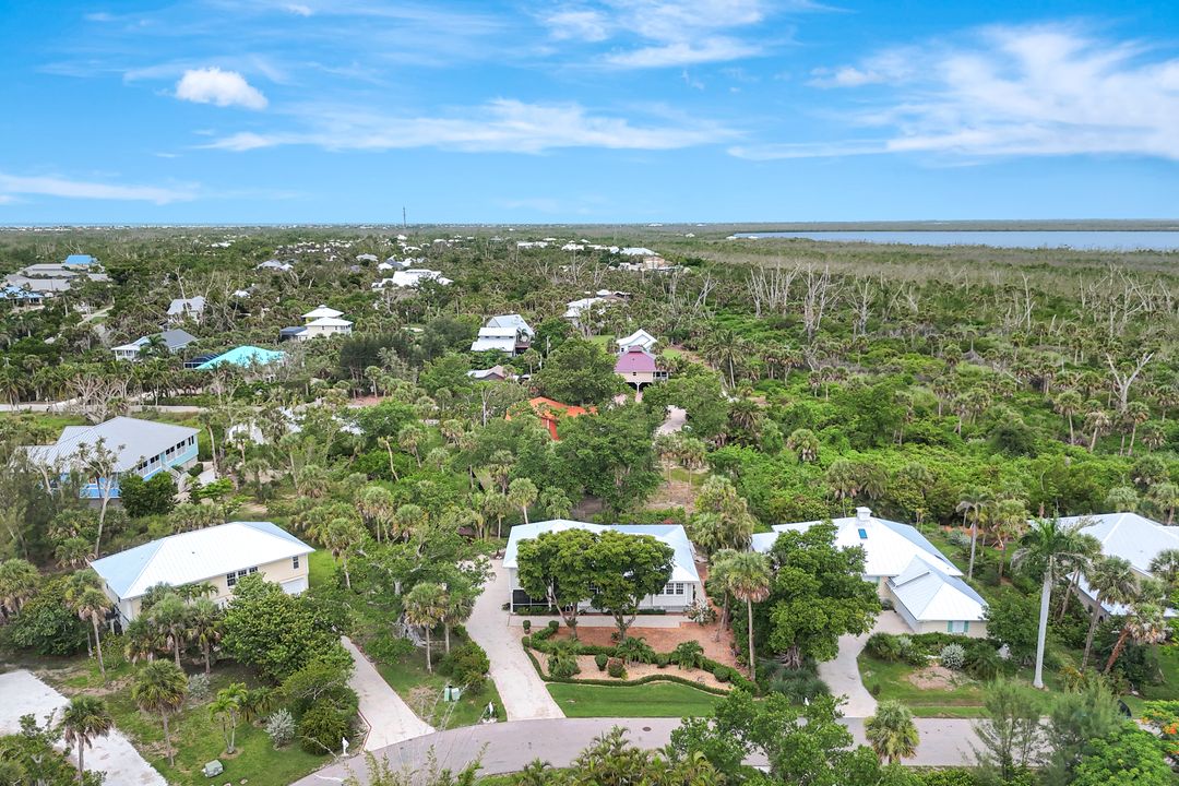 1874 Farm Trail, Sanibel, FL 33957
