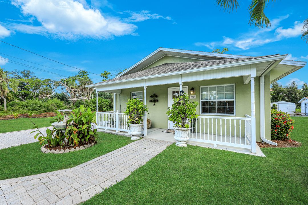 2385 Sunset Ave, Naples, FL 34112