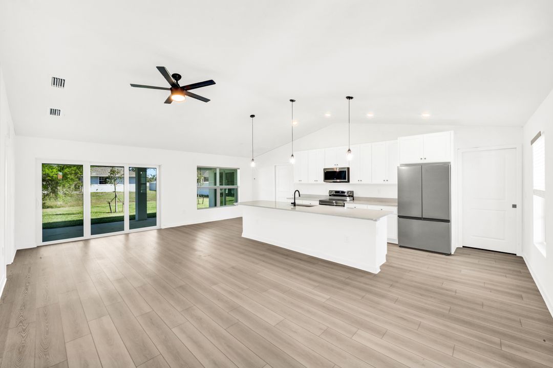 1205 NE 12th St, Cape Coral, FL 33909