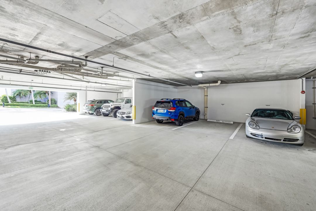 450 Launch Cir #501, Naples, FL 34108