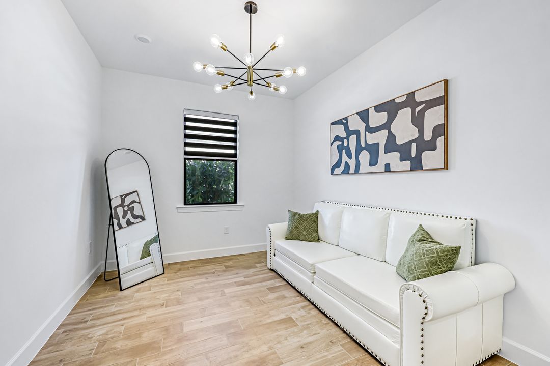 20530 Pebble Gln Dr, Estero, FL 33928