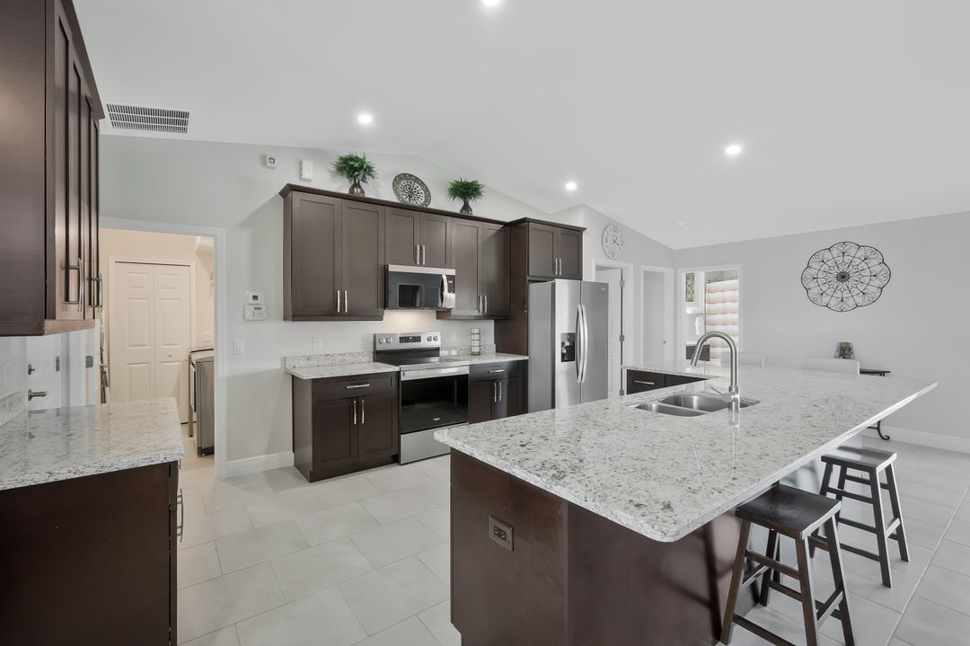 2519 NE 5th Pl, Cape Coral, FL 33909