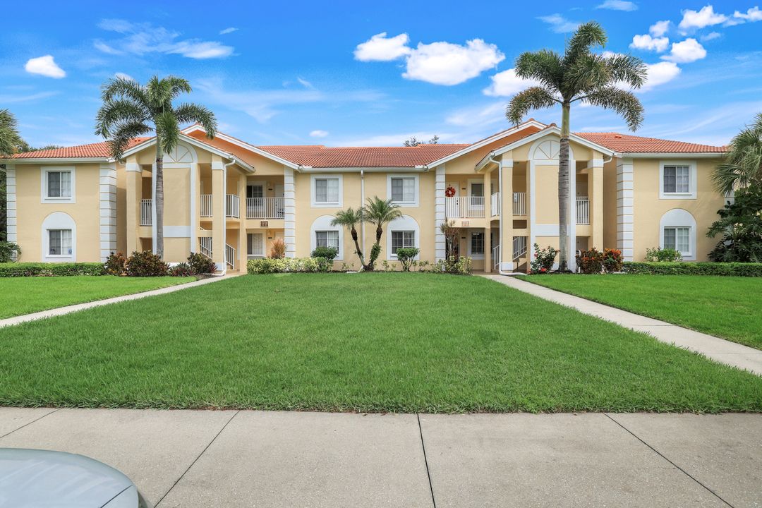 7774 Jewel Ln #103, Naples, FL 34109