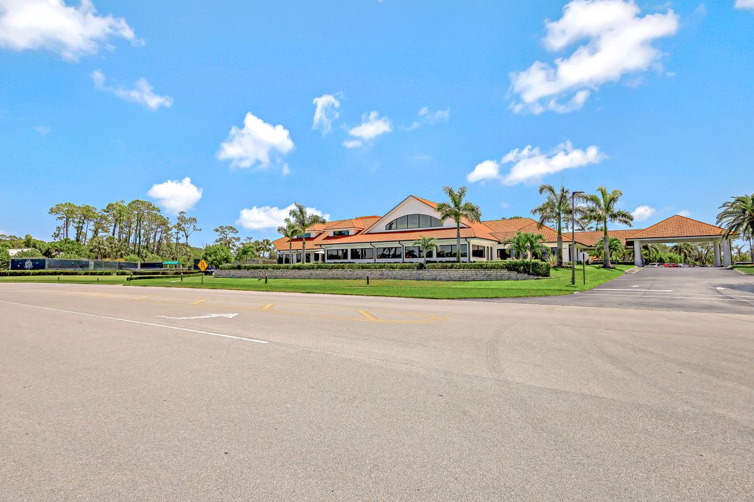 3695 Amberly Cir #E 107, Naples, FL 34112