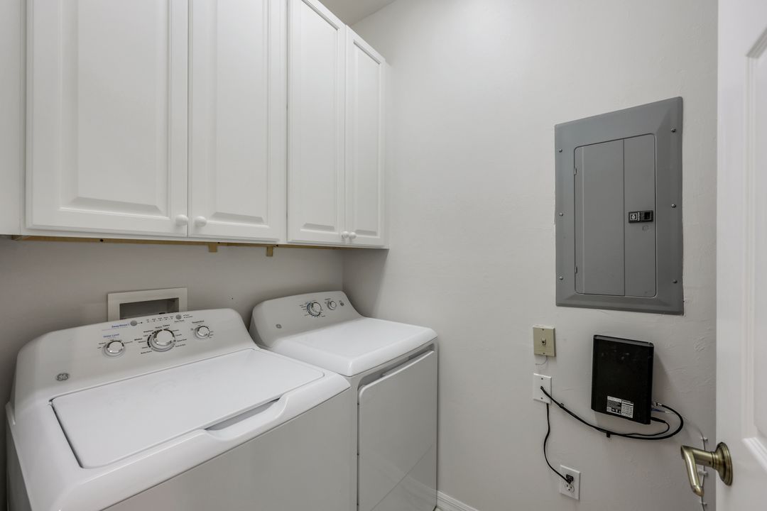 1540 Clermont Dr #202, Naples, FL 34109