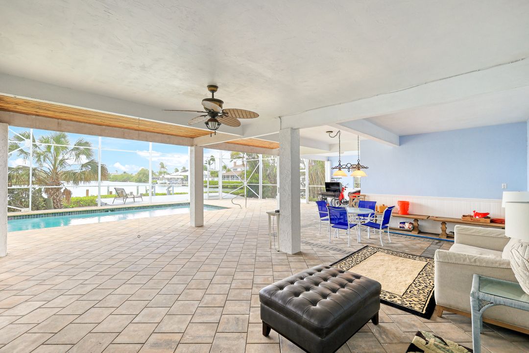 418 Panay Ave, Naples, FL 34113