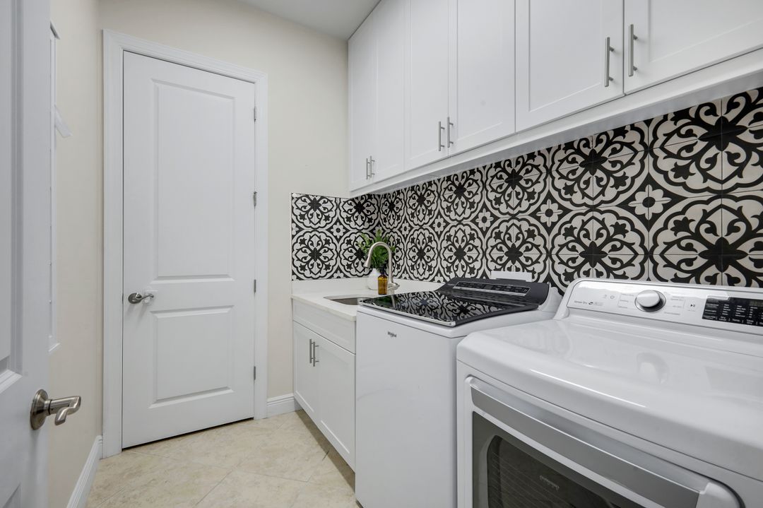4118 Raffia Dr, Naples, FL 34119