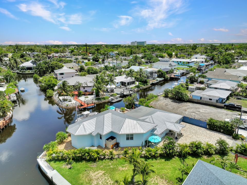 2631 Riverview Dr, Naples, FL 34112