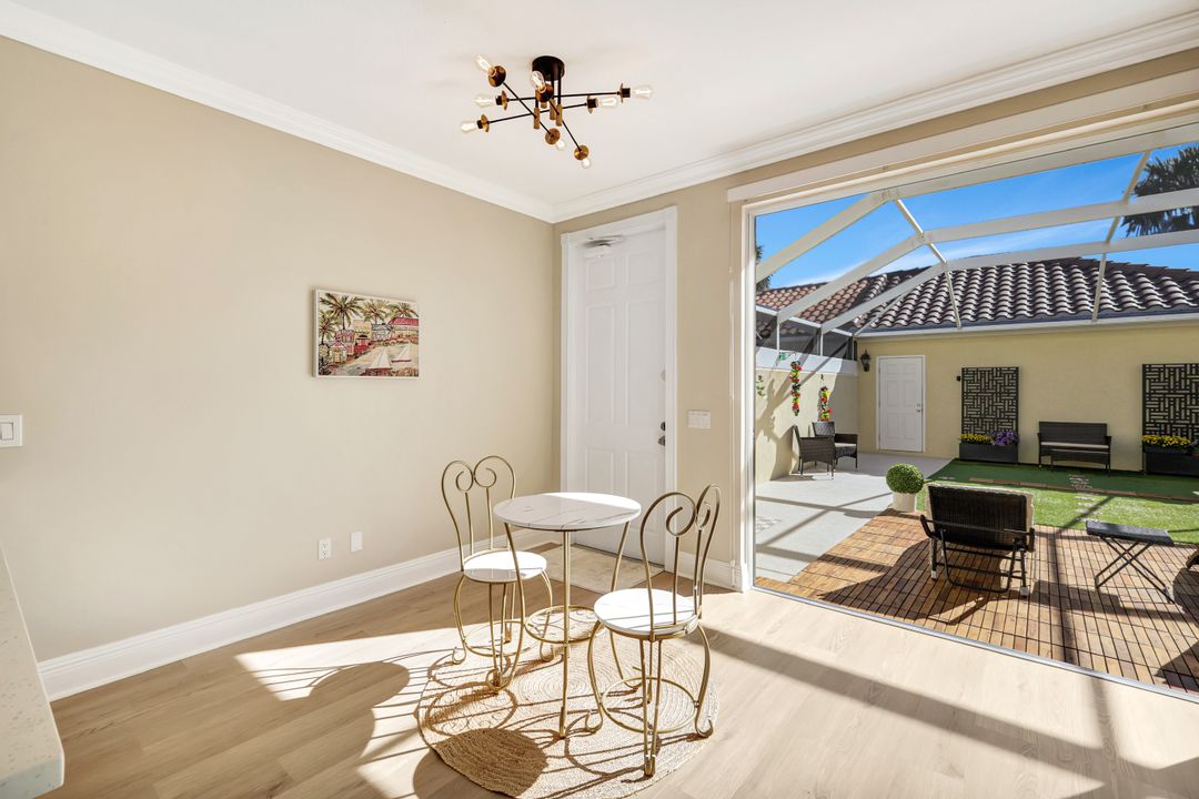 6210 Towncenter Cir, Naples, FL 34119