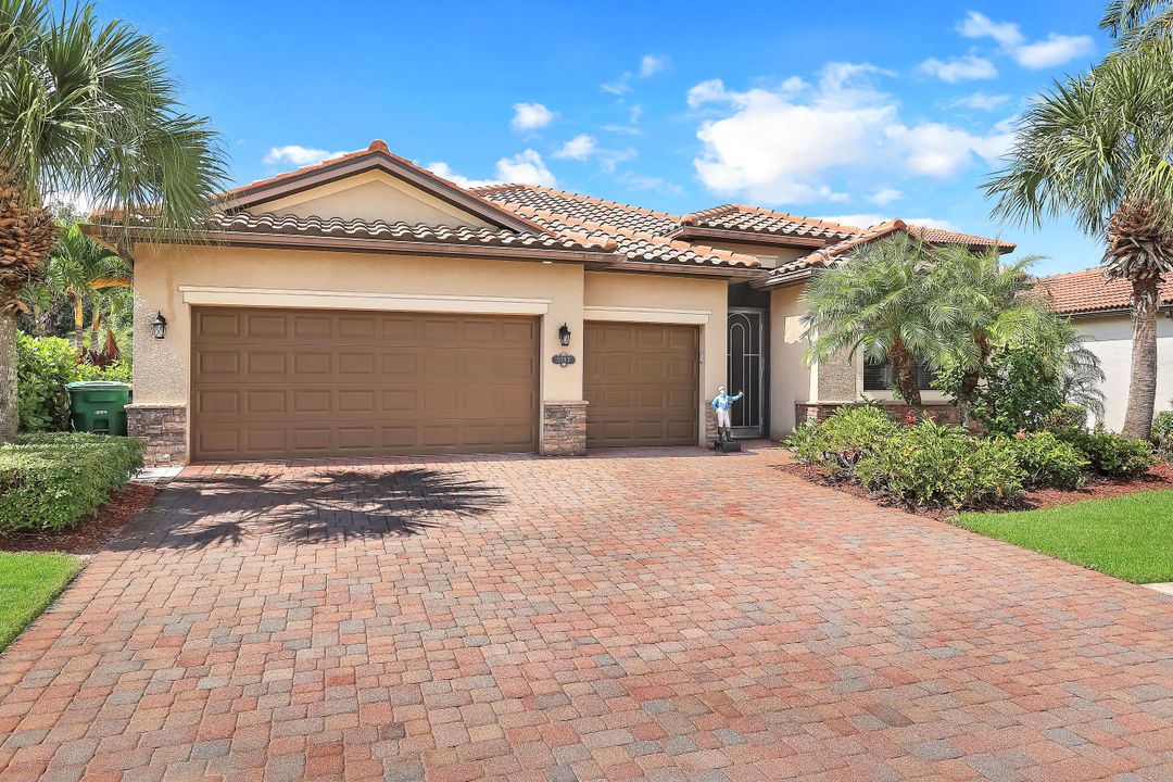 3783 Treasure Cove Cir, Naples, FL 34114