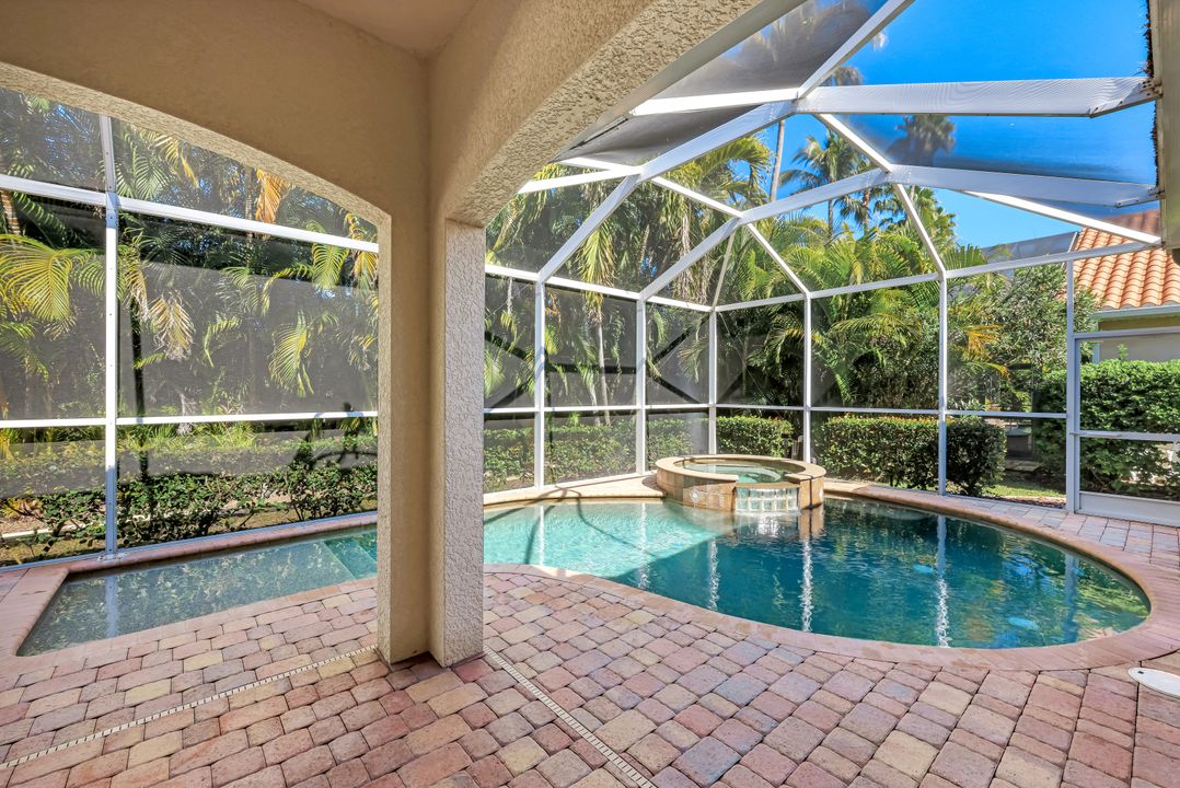 1817 Lagoon Ln, Cape Coral, FL 33914