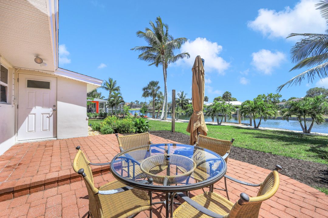 811 Wintergreen Ct, Marco Island, FL 34145