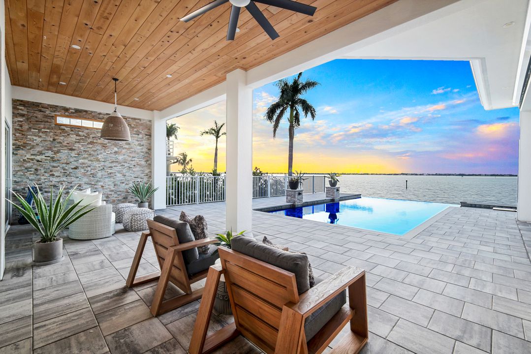 3817 SE 21st Pl, Cape Coral, FL 33904