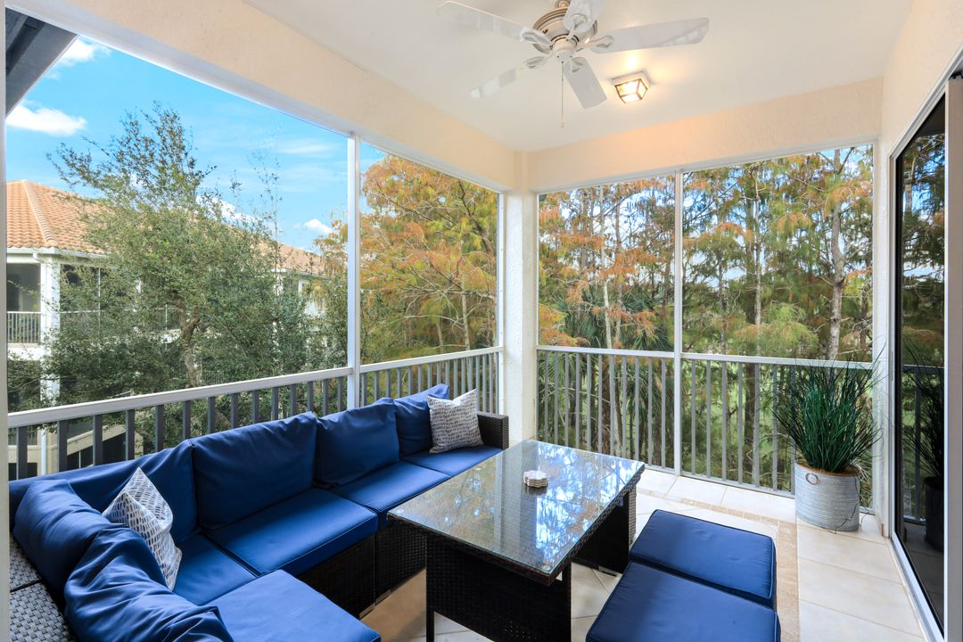 8267 Parkstone Pl #302, Naples, FL 34120
