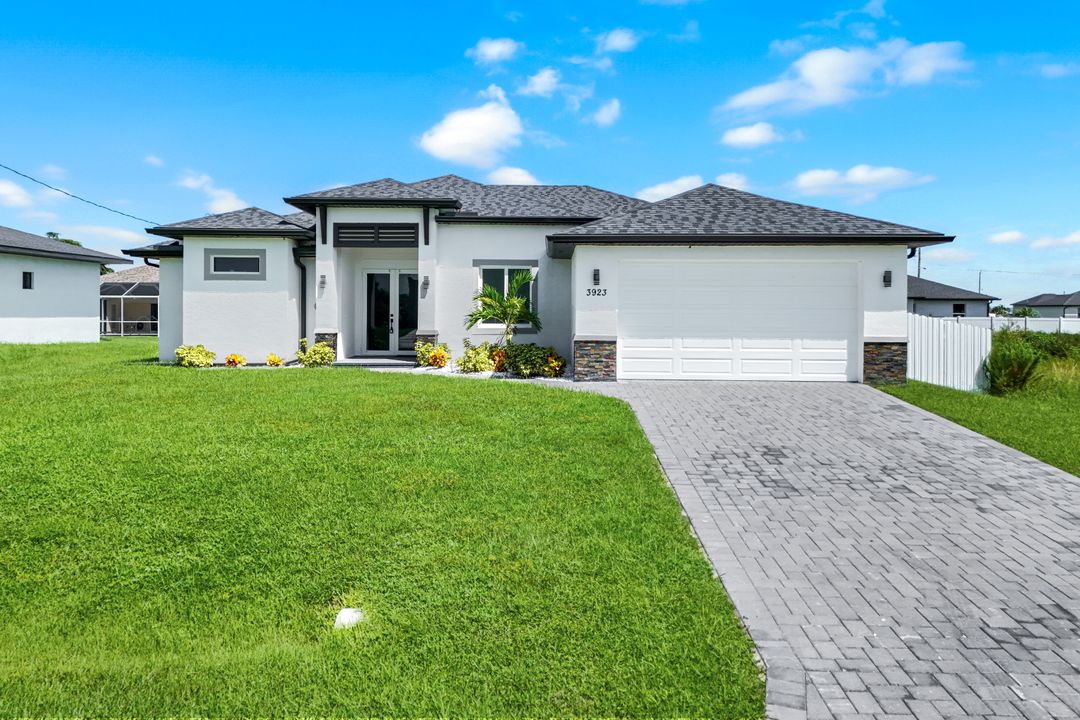 3923 NW 38th St, Cape Coral, FL 33993
