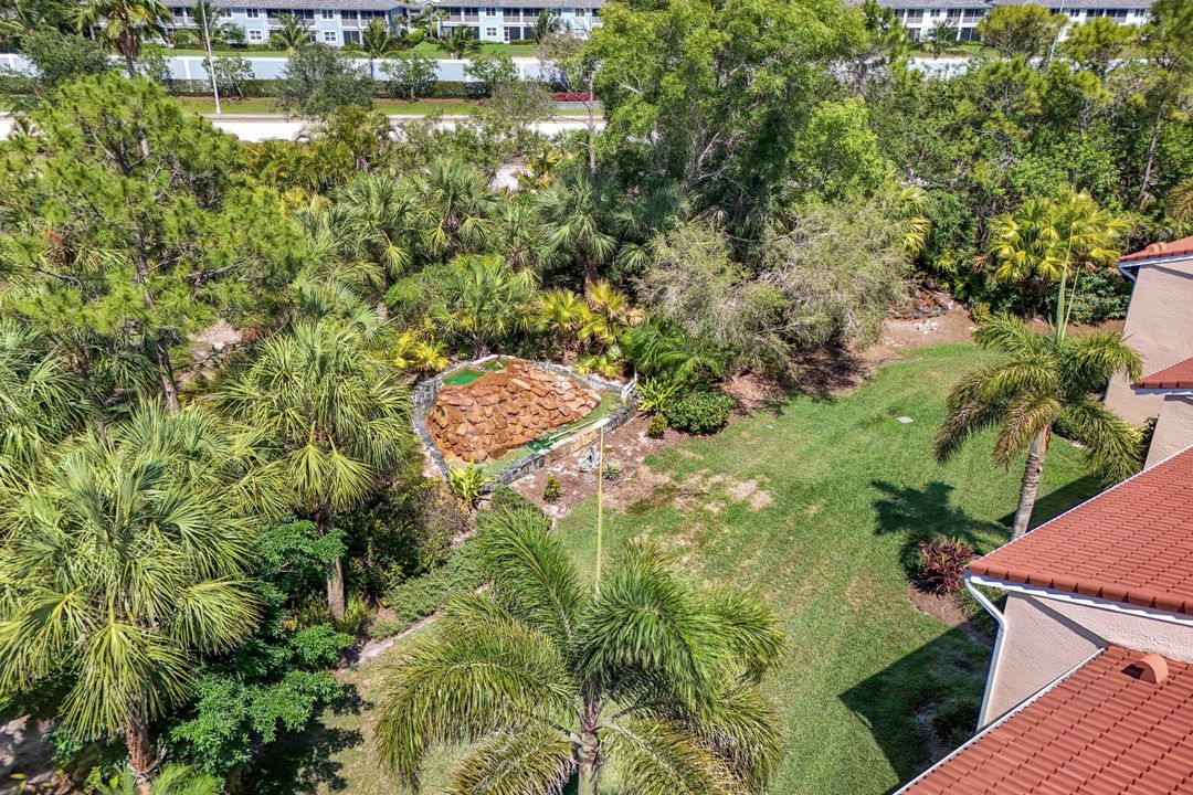 2365 Hidden Lake Dr #9, Naples, FL 34112