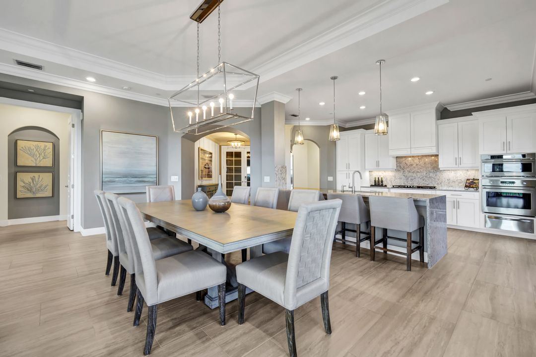 16387 Viansa Wy #302, Naples, FL 34110