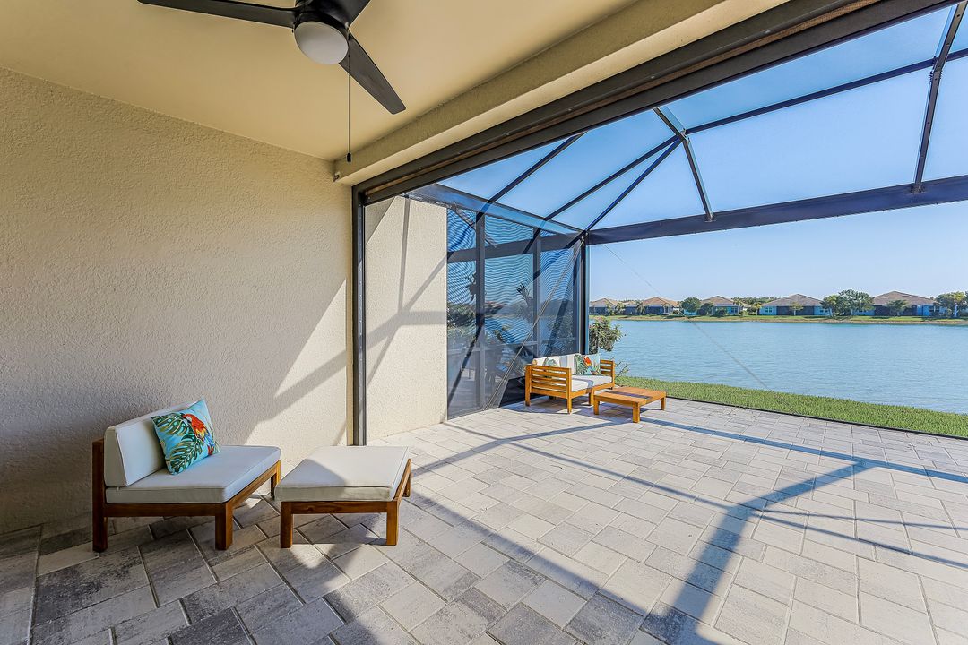 14908 Edgewater Cir, Naples, FL 34114