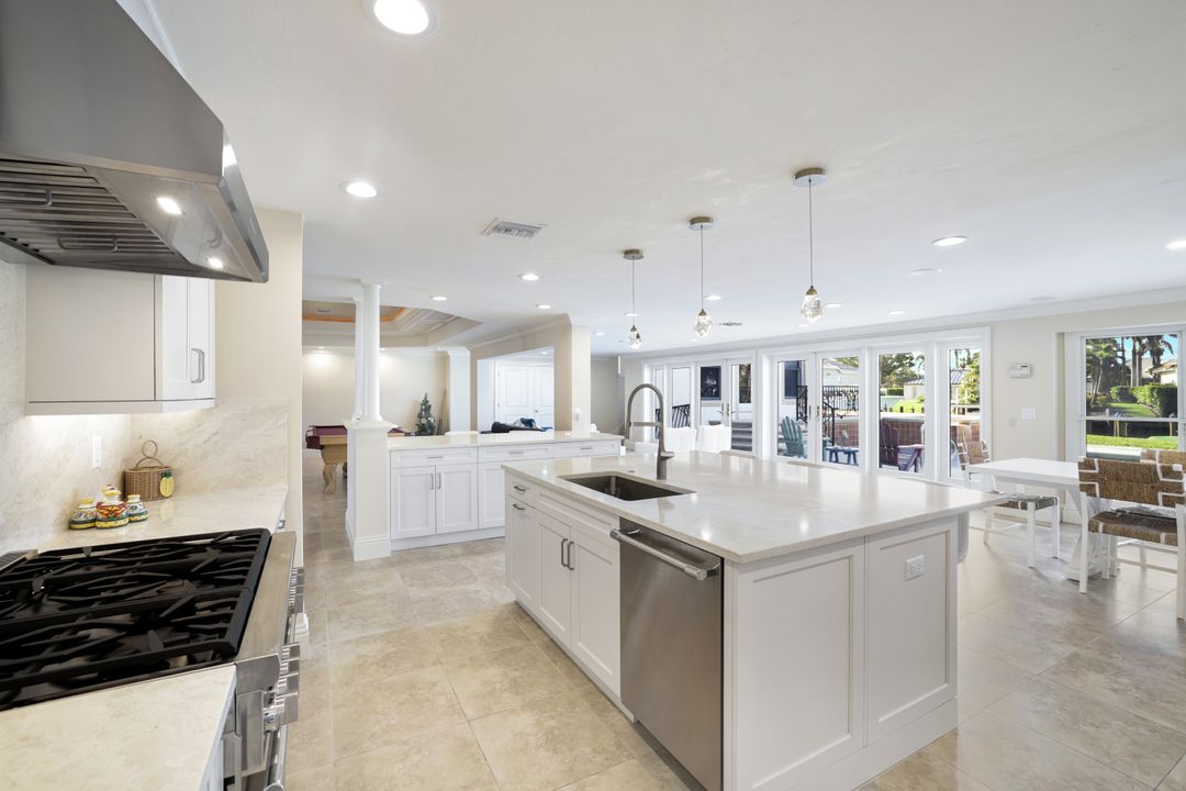 350 Bowline Bend, Naples, FL 34103