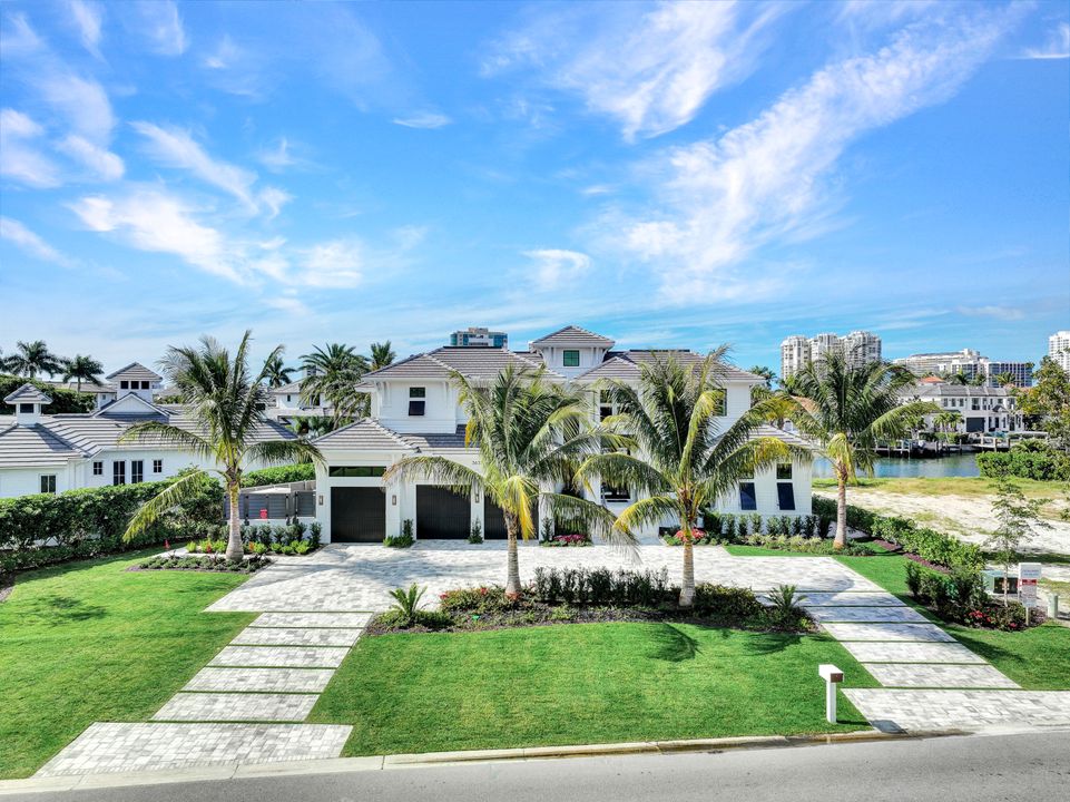 3637 Crayton Rd, Naples, FL 34103