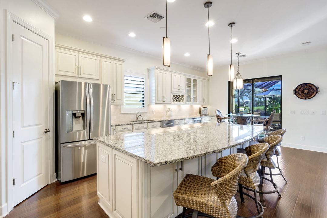 9368 Terresina Dr, Naples, FL 34119