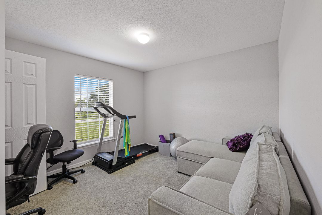 21 NW 23rd Terrace, Cape Coral, FL 33993