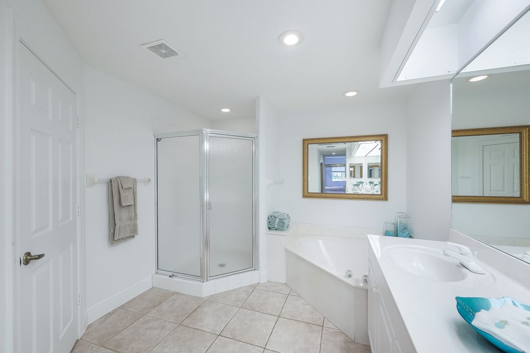 515 Laguna Royale Blvd  #102, Naples, FL 34119